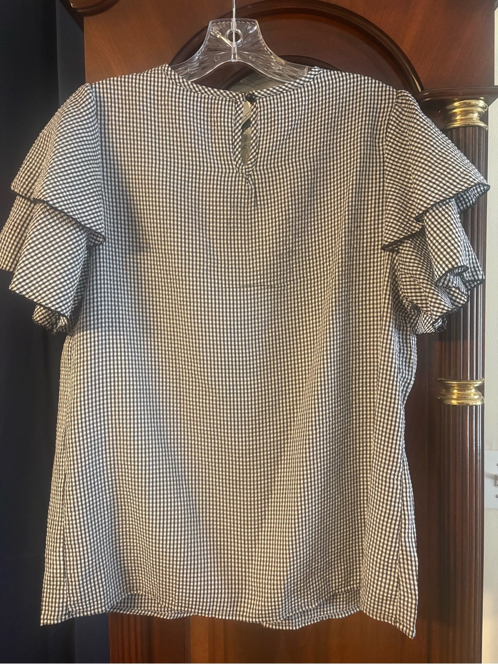Source Unknown Black and White Gingham Short Sleeve Blouse with Ruffle Sleeves